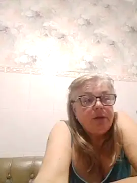 Snapshot of LinaLight88 chatting on May 14, 2026, 8:59 pm LinaLight88 online show from May 14, 2026, 8:59 pm
