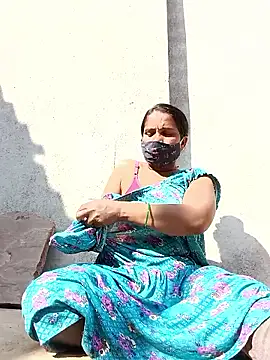 Snapshot of Shreya_pandit chatting on January 15, 2026, 8:41 am Shreya pandit online show from January 15, 2026, 8:41 am