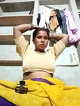 Snapshot of Shreya_pandit chatting on April 16, 2026, 4:52 pm Shreya pandit online show from April 16, 2026, 4:52 pm