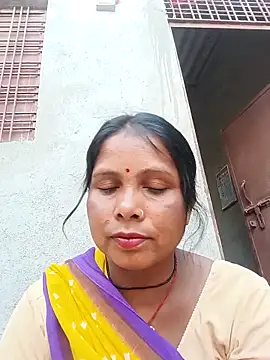 Snapshot of Shreya_pandit chatting on April 22, 2026, 12:39 pm Shreya pandit online show from April 22, 2026, 12:39 pm