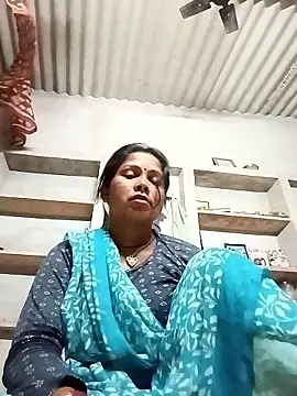 Snapshot of Shreya_pandit chatting on April 28, 2026, 12:09 am Shreya pandit online show from April 28, 2026, 12:09 am
