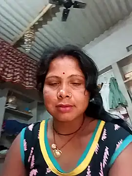 Snapshot of Shreya_pandit chatting on May 3, 2026, 1:00 am Shreya pandit online show from May 3, 2026, 1:00 am