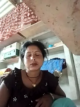 Snapshot of Shreya_pandit chatting on May 6, 2026, 12:19 am Shreya pandit online show from May 6, 2026, 12:19 am