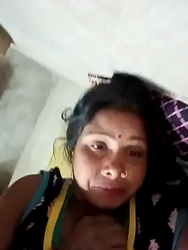 Snapshot of Shreya_pandit chatting on May 7, 2026, 12:27 am Shreya pandit online show from May 7, 2026, 12:27 am