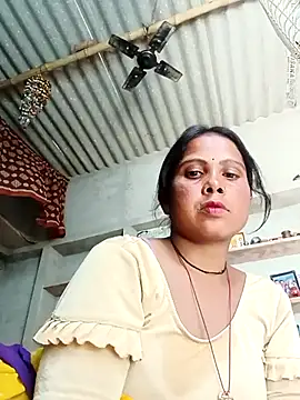 Snapshot of Shreya_pandit chatting on May 22, 2026, 7:26 am Shreya pandit online show from May 22, 2026, 7:26 am