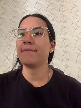 Snapshot of Val12777 chatting on December 15, 2025, 1:26 pm Val12777 online show from December 15, 2025, 1:26 pm