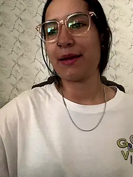 Snapshot of Val12777 chatting on December 16, 2025, 2:11 pm Val12777 online show from December 16, 2025, 2:11 pm