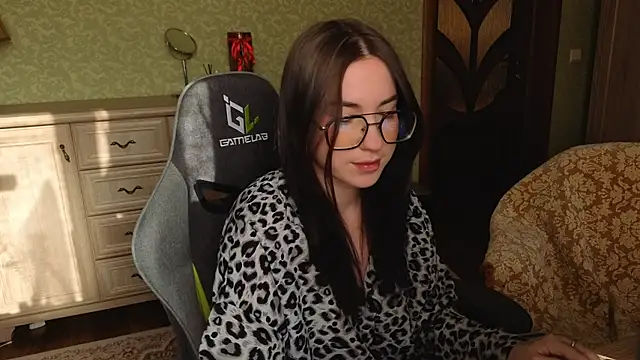 Snapshot of AnneAverry chatting on February 3, 2026, 10:53 am AnneAverry online show from February 3, 2026, 10:53 am