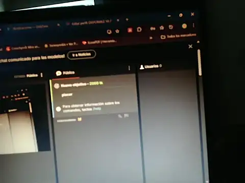 Snapshot of derekcaicedo_ chatting on December 16, 2025, 12:26 am derekcaicedo online show from December 16, 2025, 12:26 am