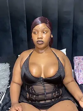 Snapshot of THICKBARBIE32 chatting on June 11, 2026, 12:08 am THICKBARBIE32 online show from June 11, 2026, 12:08 am