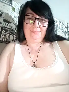 Snapshot of MariSwan222 chatting on May 18, 2026, 8:14 pm MariSwan222 online show from May 18, 2026, 8:14 pm