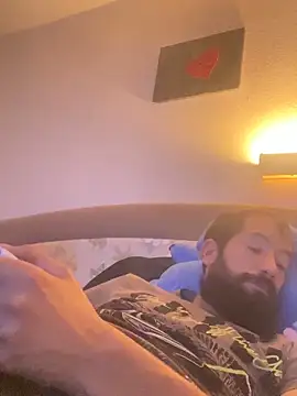 hornysneyhey online show from December 17, 2025, 10:05 pm