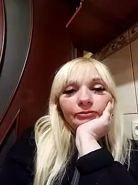 Snapshot of MirandaStar462 chatting on December 20, 2025, 10:44 am MirandaStar462 online show from December 20, 2025, 10:44 am