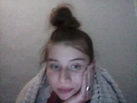 Karina-18 online show from December 14, 2025, 10:47 pm