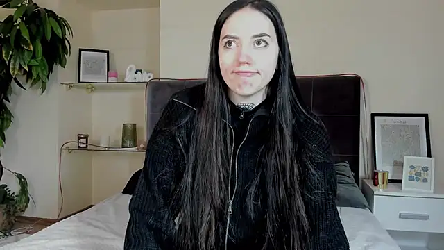 Snapshot of AdrianaCult chatting on February 10, 2026, 6:50 am AdrianaCult online show from February 10, 2026, 6:50 am