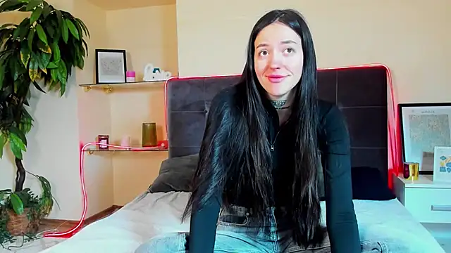 Snapshot of AdrianaCult chatting on February 11, 2026, 6:29 am AdrianaCult online show from February 11, 2026, 6:29 am