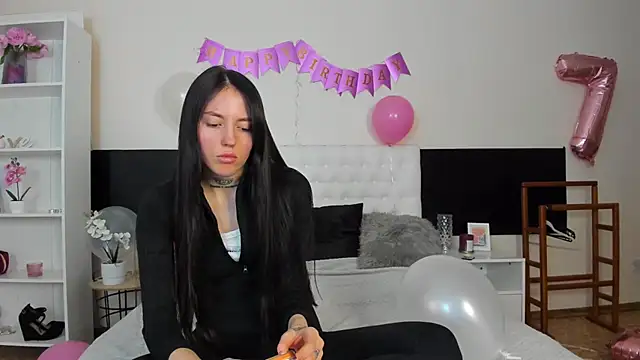 Snapshot of AdrianaCult chatting on February 28, 2026, 1:23 pm AdrianaCult online show from February 28, 2026, 1:23 pm