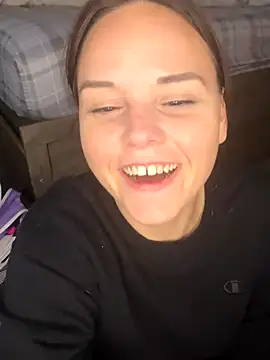 TrendySunrise62 online show from December 17, 2025, 2:56 pm