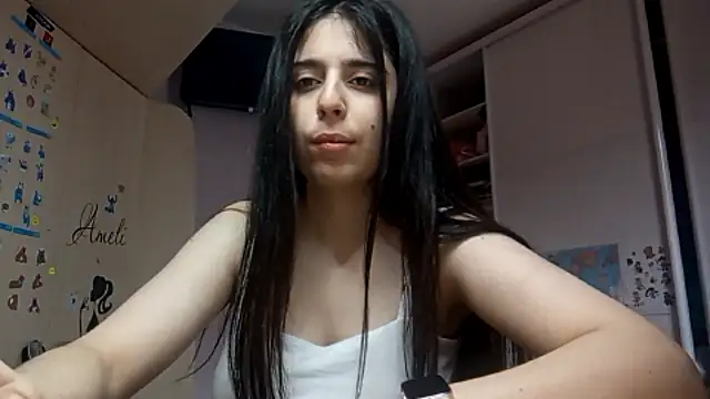 WaltraudPattie online show from March 6, 2026, 2:30 am