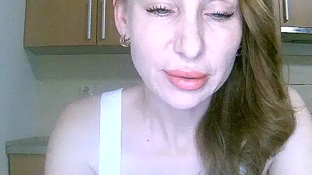 GlarysLoveress online show from December 19, 2025, 12:28 am