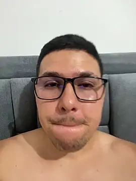 juanjr-1995- online show from December 15, 2025, 3:33 am