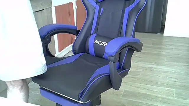 Snapshot of Zetros_15 chatting on March 19, 2026, 12:20 pm Zetros 15 online show from March 19, 2026, 12:20 pm