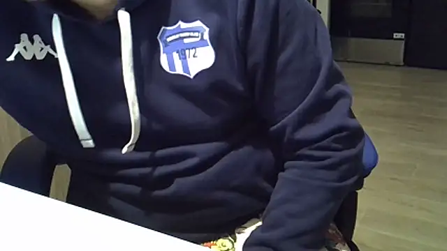 Snapshot of Zetros_15 chatting on April 5, 2026, 11:13 pm Zetros 15 online show from April 5, 2026, 11:13 pm