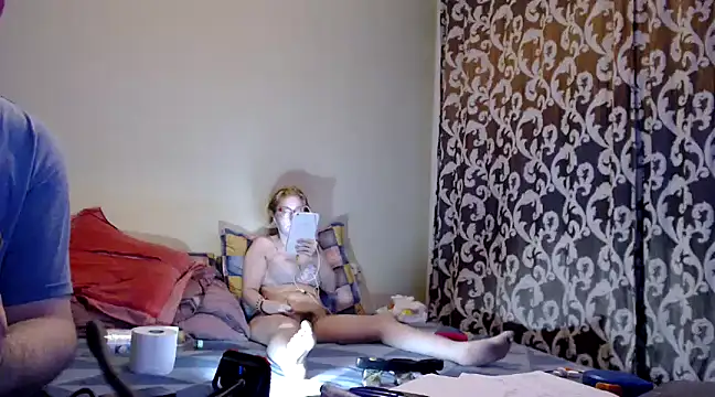 yunis32 online show from January 24, 2025, 9:15 pm