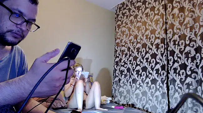 yunis32 online show from January 30, 2025, 8:10 pm