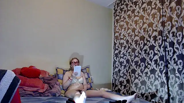 yunis32 online show from February 7, 2025, 6:24 pm