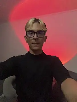 Snapshot of Dracco_Velour_ chatting on February 20, 2026, 10:16 am Dracco Velour online show from February 20, 2026, 10:16 am