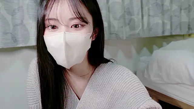 mia-chan  online show from December 17, 2025, 8:09 am