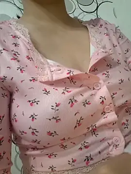 Emilyhomegirl1 online show from December 17, 2025, 10:32 am