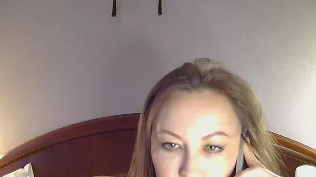 Snapshot of NessaMuti chatting on December 17, 2025, 11:05 am NessaMuti online show from December 17, 2025, 11:05 am