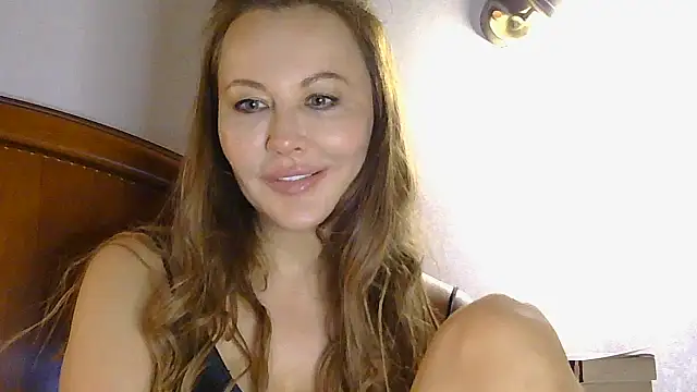 NessaMuti online show from December 22, 2025, 1:52 pm