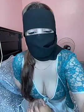 Snapshot of farawla-00 chatting on April 8, 2026, 10:10 pm farawla-00 online show from April 8, 2026, 10:10 pm