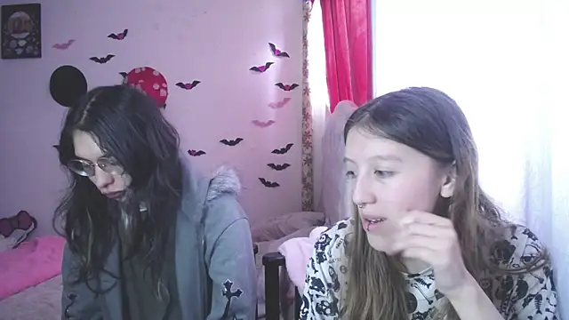 Briar y Blair online show from March 23, 2026, 3:49 pm