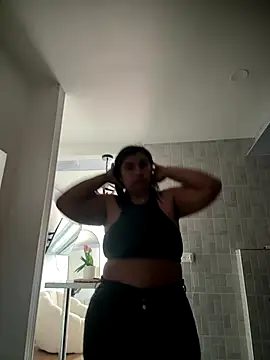 Snapshot of sophie-honey chatting on December 17, 2025, 2:01 pm sophie-honey online show from December 17, 2025, 2:01 pm