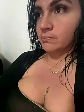 Snapshot of sophie-honey chatting on January 12, 2026, 11:10 pm sophie-honey online show from January 12, 2026, 11:10 pm