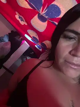 Snapshot of sophie-honey chatting on February 14, 2026, 12:35 pm sophie-honey online show from February 14, 2026, 12:35 pm