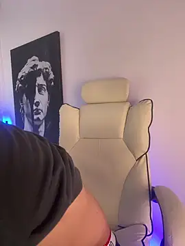 lian fooxx online show from March 19, 2026, 4:05 am