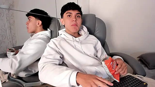  TaylorBlack online show from March 16, 2026, 11:36 am