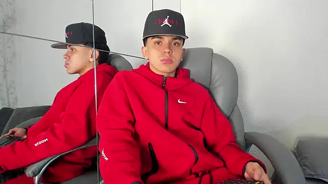  TaylorBlack online show from April 7, 2026, 11:43 am