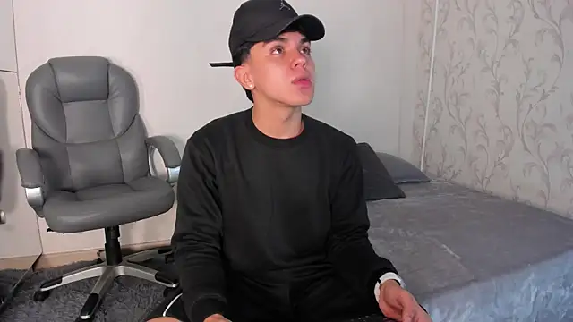  TaylorBlack online show from April 9, 2026, 11:37 am