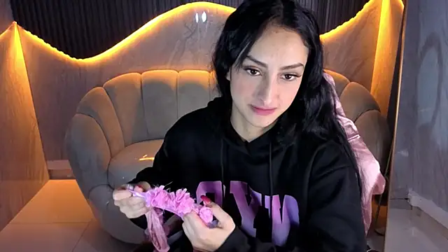 Tifany Tx online show from March 25, 2026, 12:33 pm