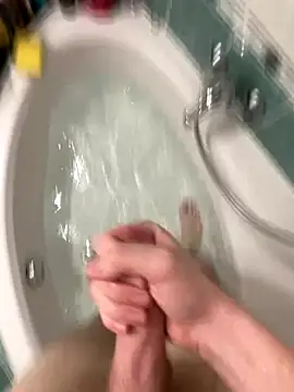 Snapshot of EzioAuditorefirenze chatting on December 15, 2025, 8:24 pm EzioAuditorefirenze online show from December 15, 2025, 8:24 pm