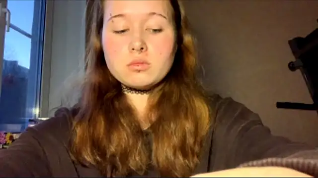 RollDols online show from December 16, 2025, 9:20 pm