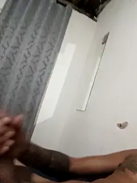 Snapshot of DrLucas225 chatting on December 15, 2025, 10:36 pm DrLucas225 online show from December 15, 2025, 10:36 pm