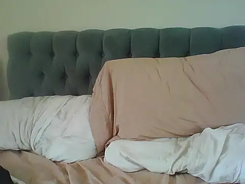 Snapshot of Valennight chatting on December 15, 2025, 10:36 pm Valennight online show from December 15, 2025, 10:36 pm