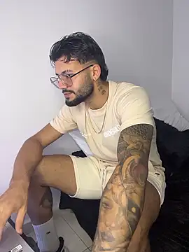 thedragonboyxxx online show from January 5, 2026, 11:52 pm